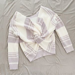 Womens lavender/cream knit sweater